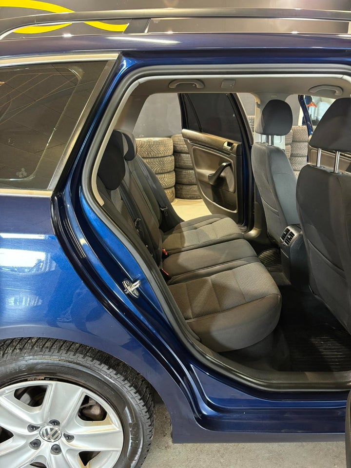 VW Golf VI 1,6 TDi 105 Comfortline Variant BMT 5d