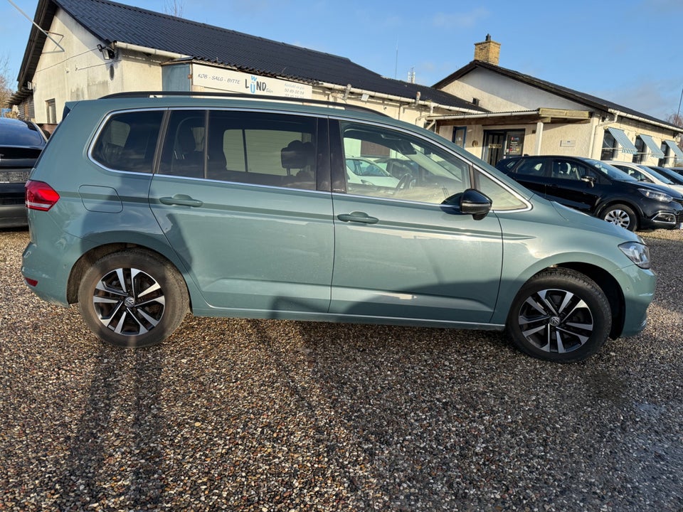 VW Touran 1,6 TDi 115 IQ.Drive DSG 7prs 5d