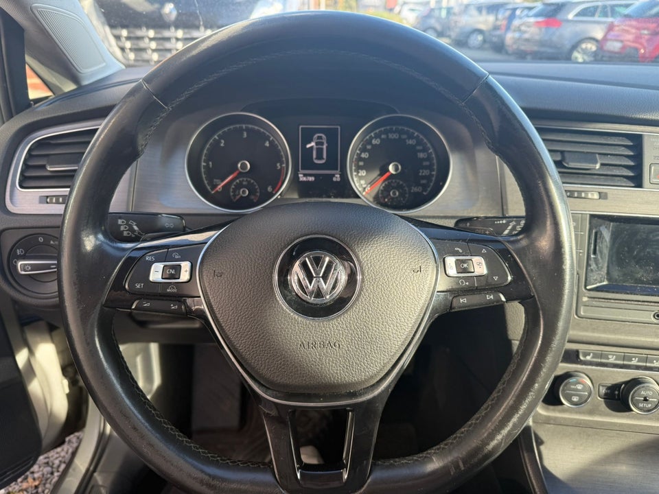 VW Golf VII 1,6 TDi 105 Trendline DSG BMT 5d