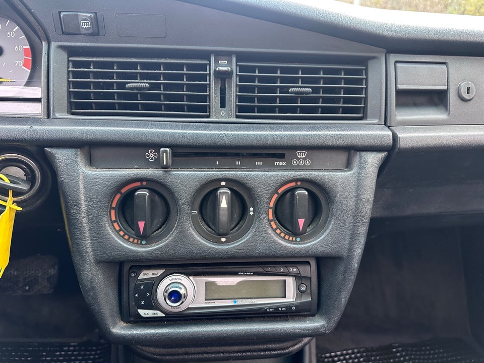 Mercedes 190 E 2,0 aut. 4d