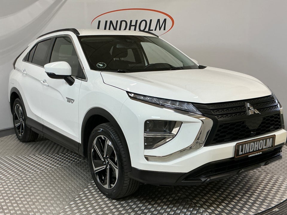 Mitsubishi Eclipse Cross 2,4 PHEV Invite CVT 4WD 5d