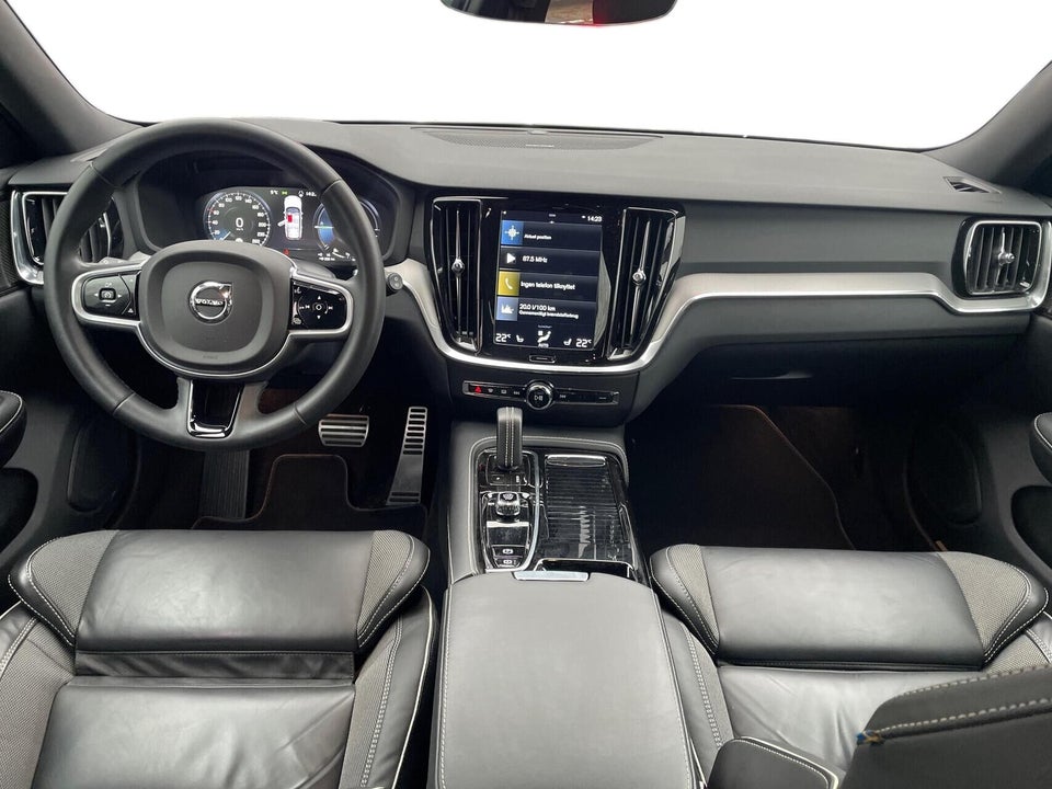 Volvo V60 2,0 T8 ReCharge R-Design aut. AWD 5d