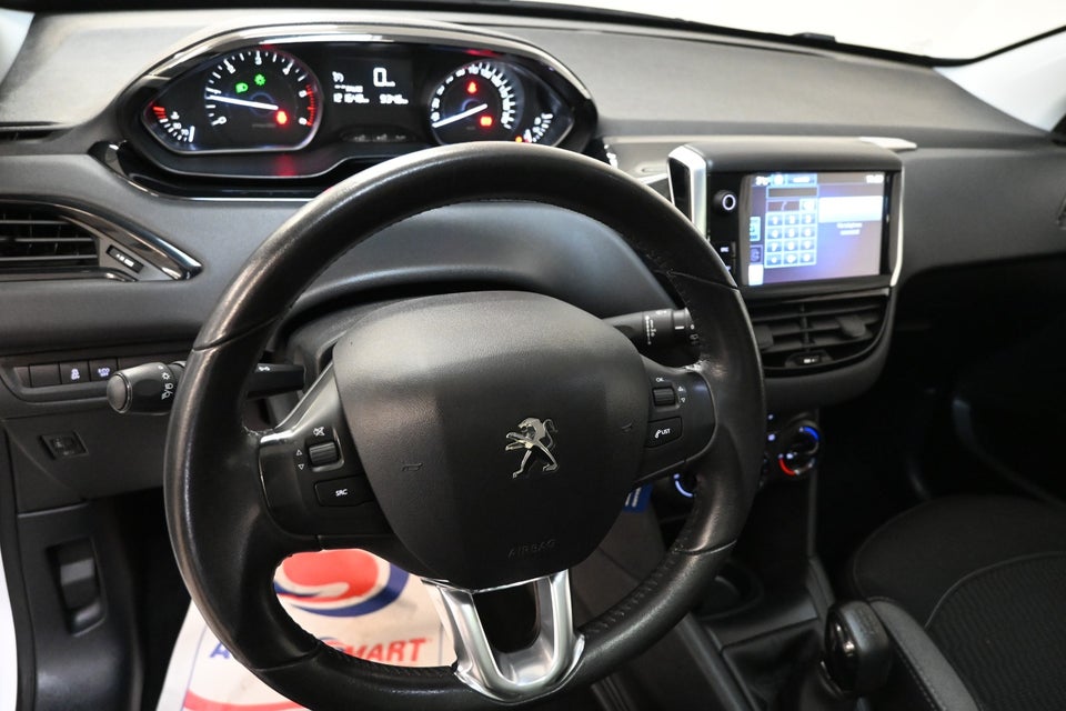 Peugeot 208 1,6 BlueHDi 100 Chili Sky 5d