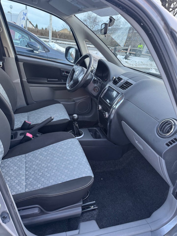 Suzuki SX4 1,6 CombiBack Tour 5d