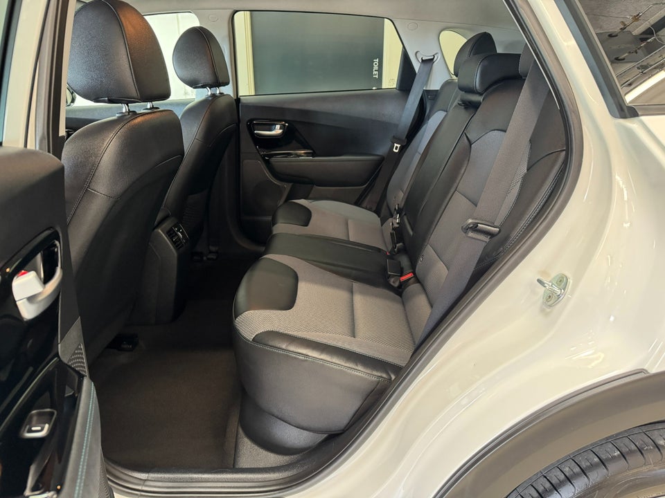 Kia e-Niro 64 Advance 5d