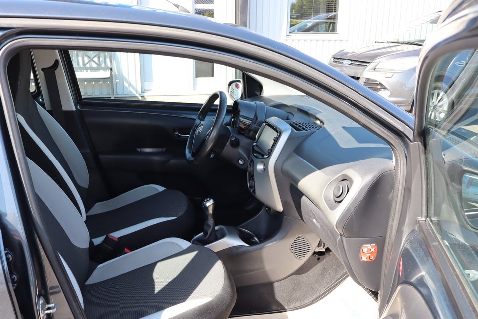 Toyota Aygo 1,0 VVT-i x-clusiv 5d