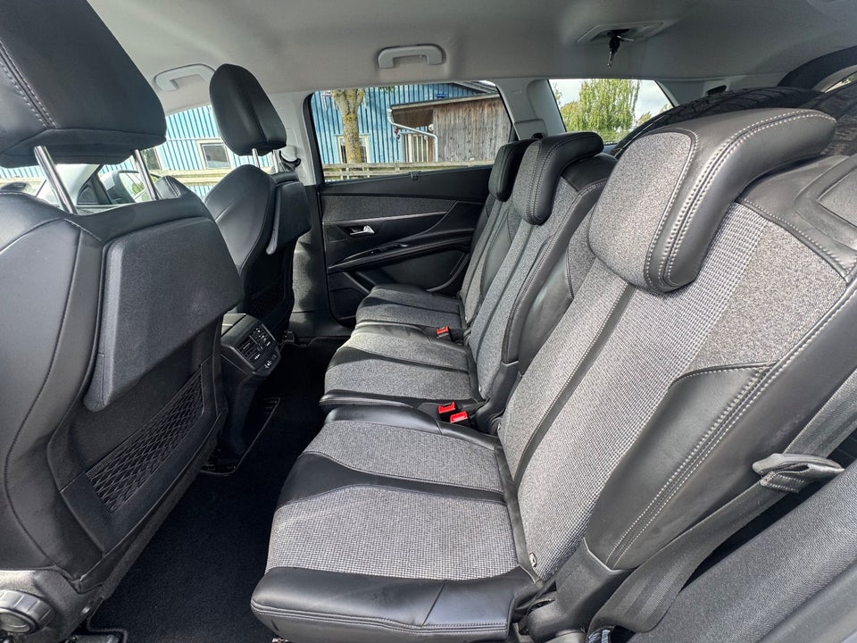 Peugeot 5008 1,5 BlueHDi 130 Allure 7prs 5d