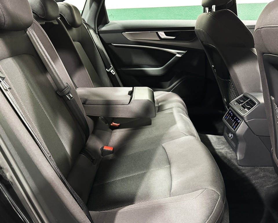 Audi A6 40 TDi Sport S-tr. 4d