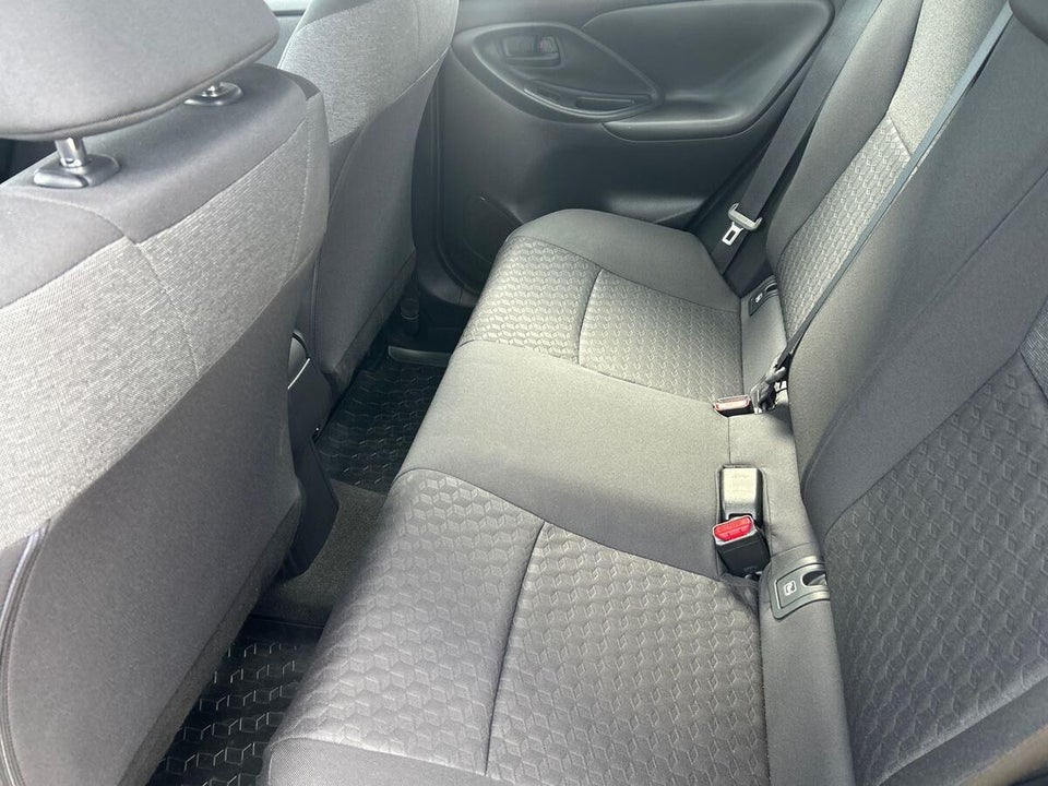 Toyota Yaris 1,5 Hybrid Active Tech e-CVT 5d