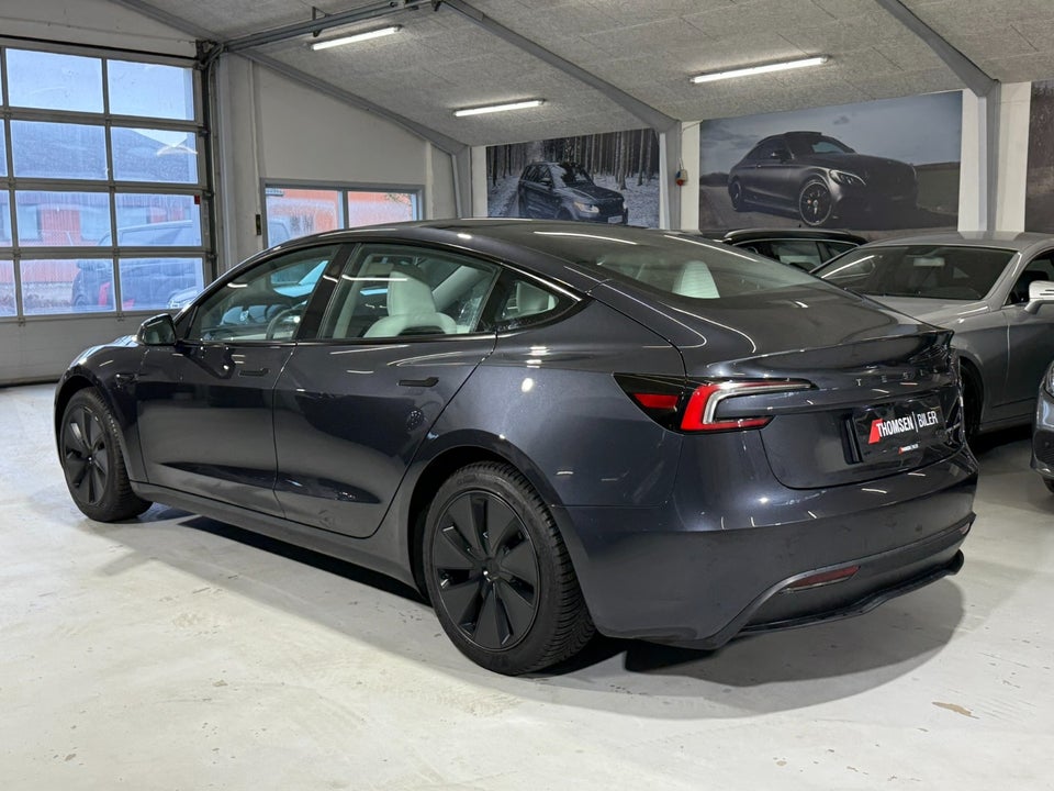 Tesla Model 3 Long Range AWD 4d