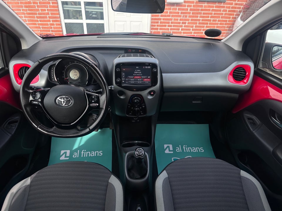 Toyota Aygo 1,0 VVT-i x-plore 5d