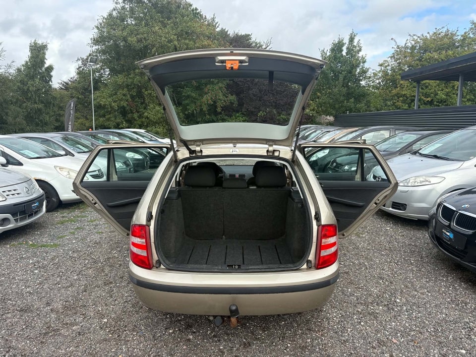 Skoda Fabia 1,4 16V 75 Ambiente 4d