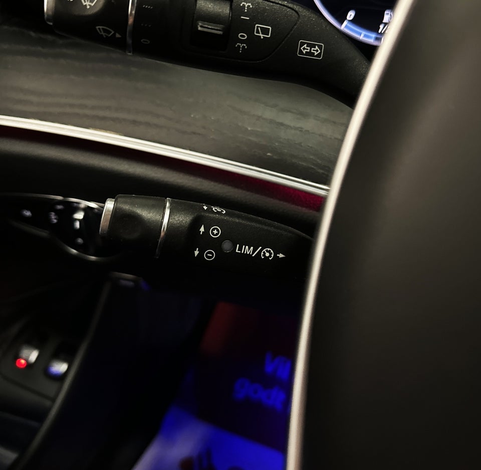 Mercedes E220 d 2,0 AMG Line stc. aut. 5d