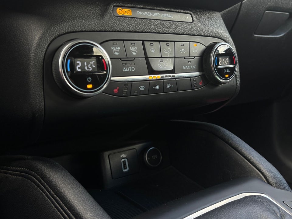 Ford Focus 1,0 EcoBoost Titanium stc. 5d