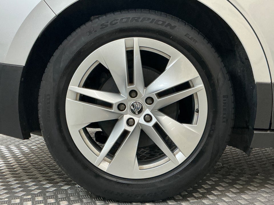 Skoda Enyaq 80 iV Loft 5d