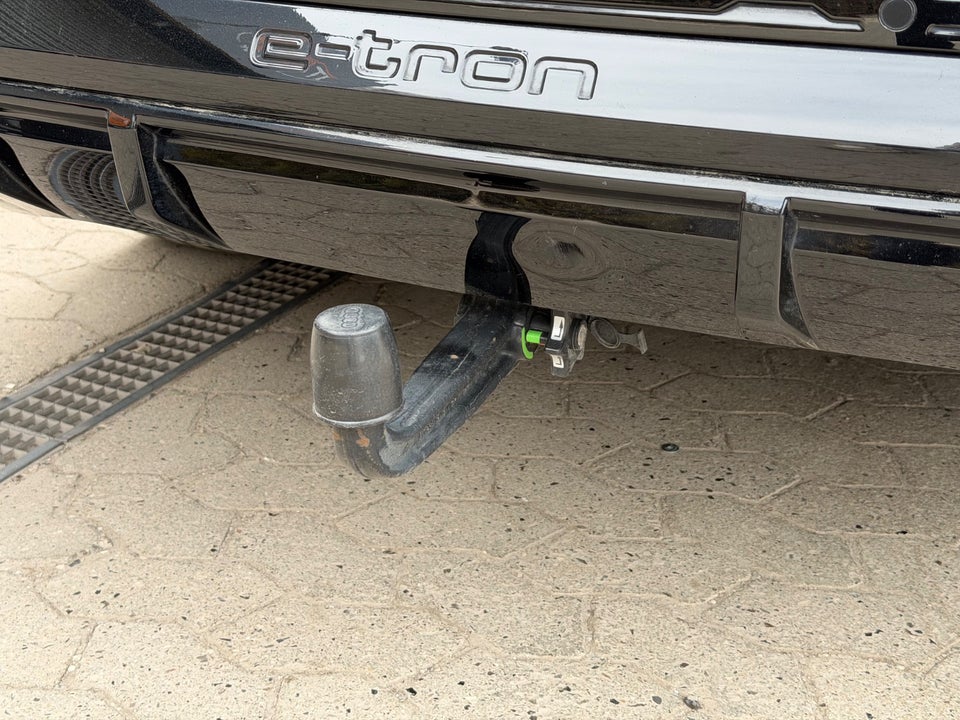 Audi Q8 e-tron 55 S-line Sportback quattro 5d