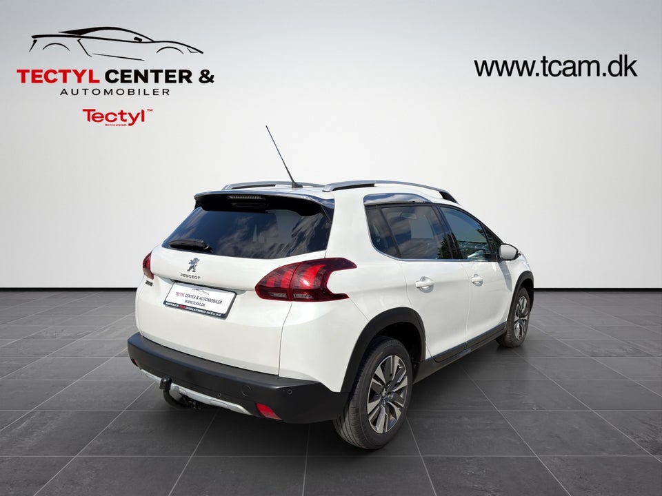 Peugeot 2008 1,2 e-THP 110 Allure Sky 5d