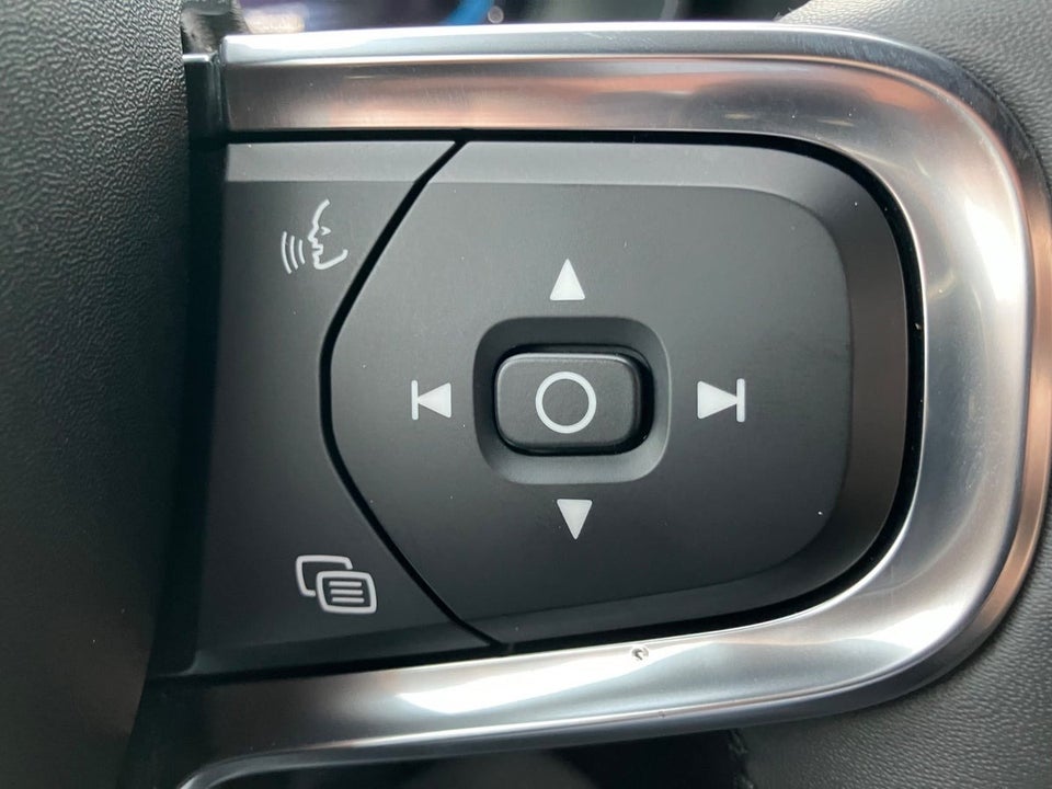 Volvo XC40 P6 ReCharge Core 5d