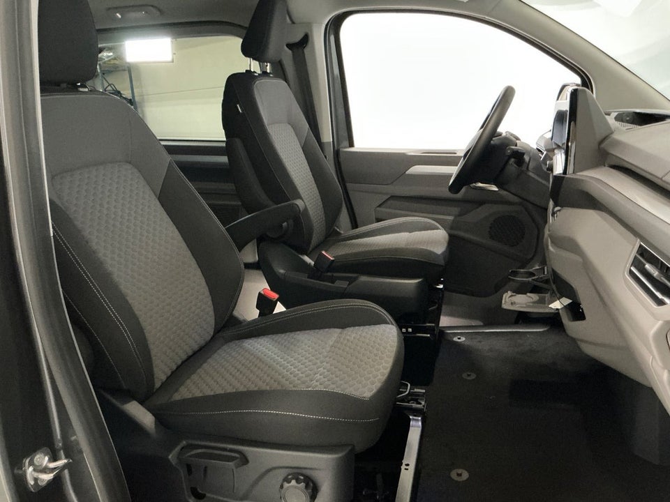 VW e-Caravelle 64 Life SWB