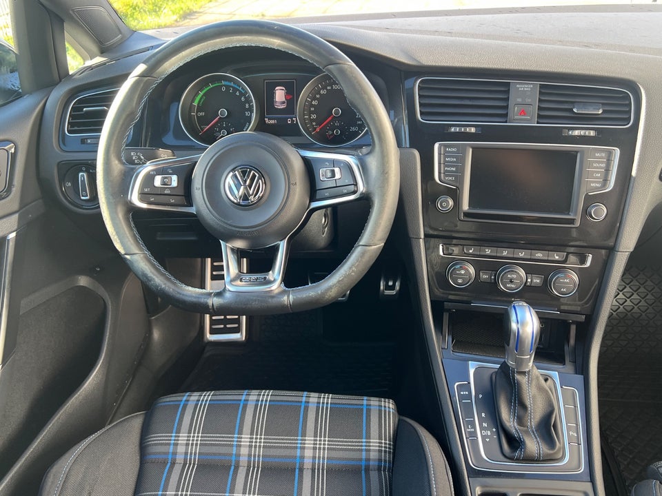 VW Golf VII 1,4 GTE Highline DSG 5d