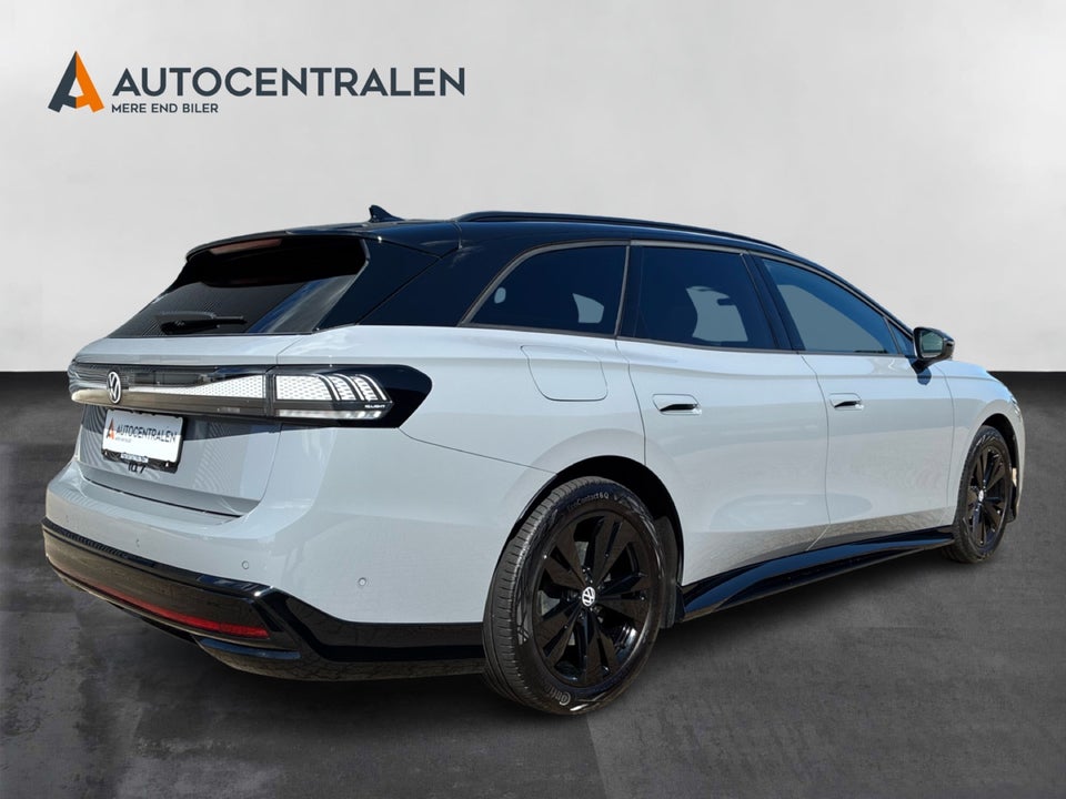 VW ID.7 77 Style+ Tourer 5d