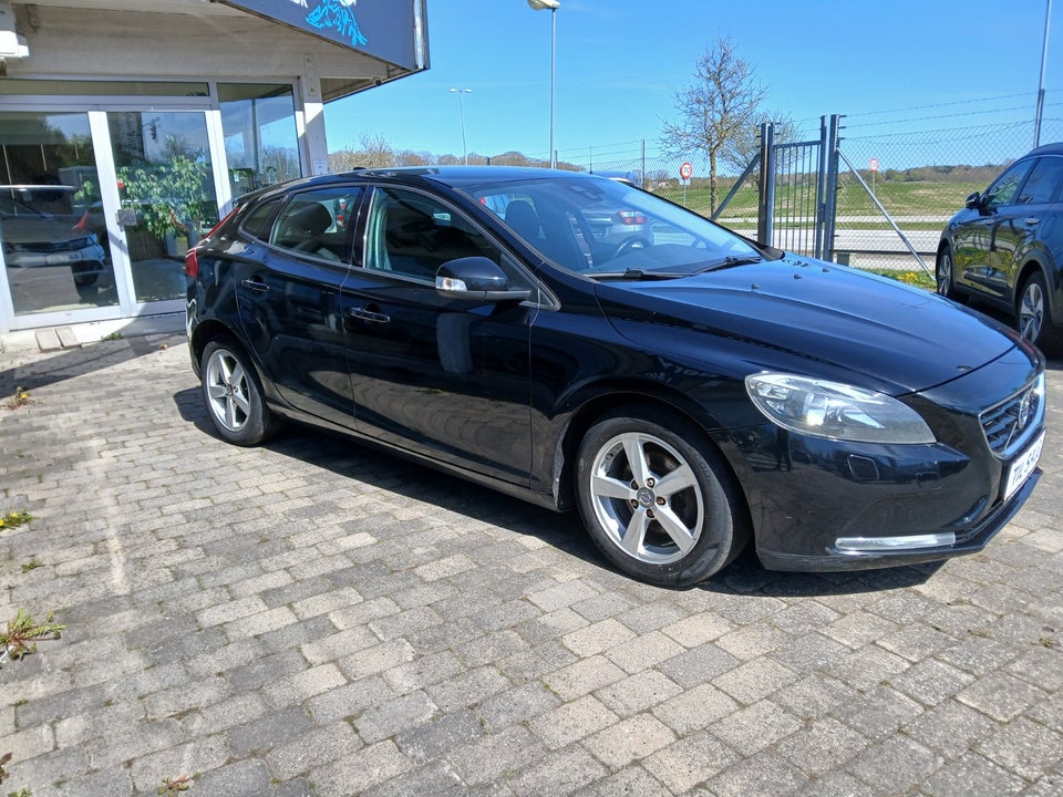 Volvo V40 1,6 D2 115 Kinetic 5d