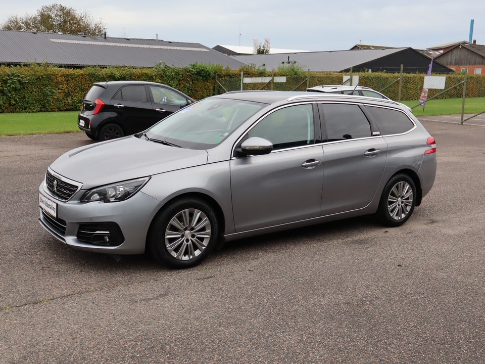 Peugeot 308 1,6 BlueHDi 120 Allure Sky SW 5d