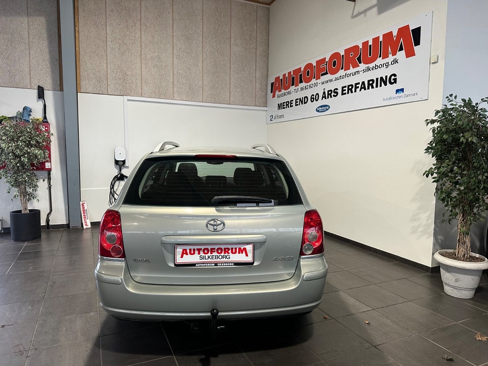 Toyota Avensis 1,8 VVT-i Sol stc. 5d