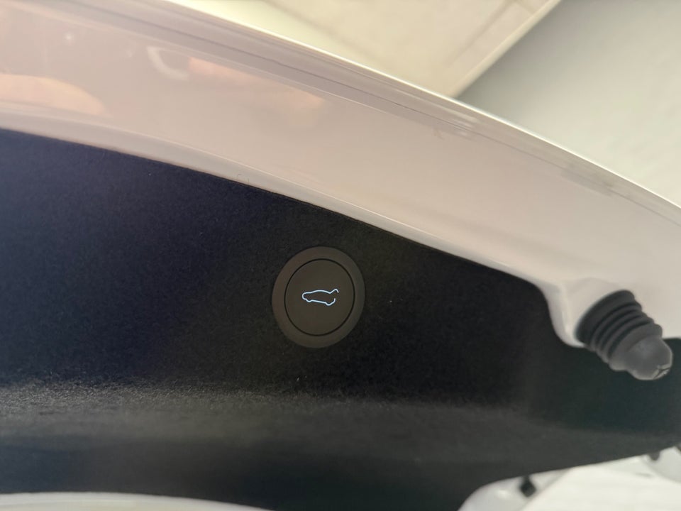 Tesla Model 3 RWD 4d