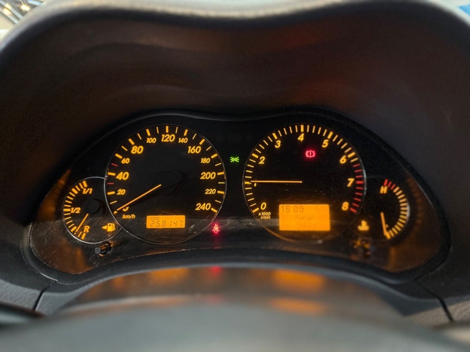 Toyota Avensis 2,0 Sol 4d