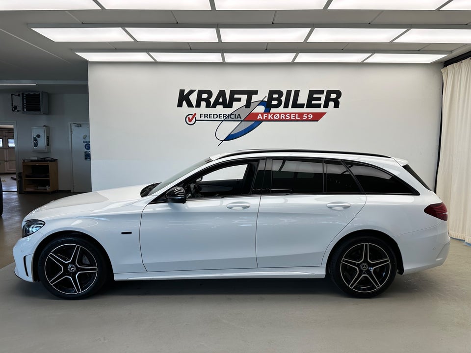 Mercedes C300 de 2,0 AMG Line stc. aut. 5d