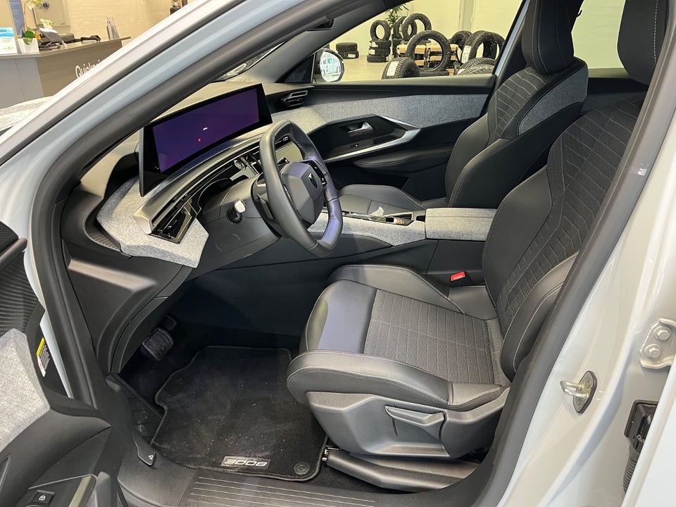 Peugeot e-3008 77 Allure Pack 5d