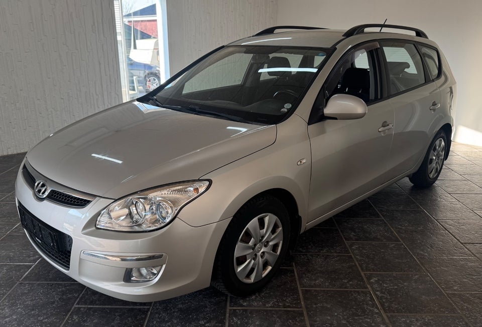 Hyundai i30 1,6 CRDi 115 Classic CW 5d
