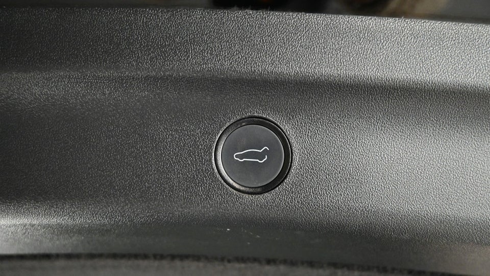 Tesla Model Y Long Range AWD 5d