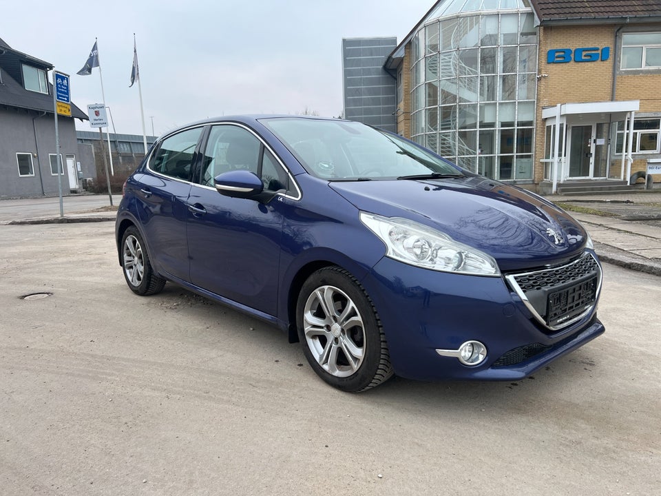 Peugeot 208 1,6 VTi Allure 5d