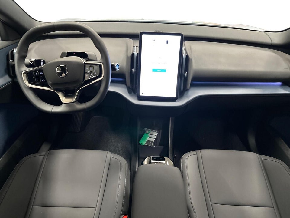 Volvo EX30 Standard Range Plus 5d