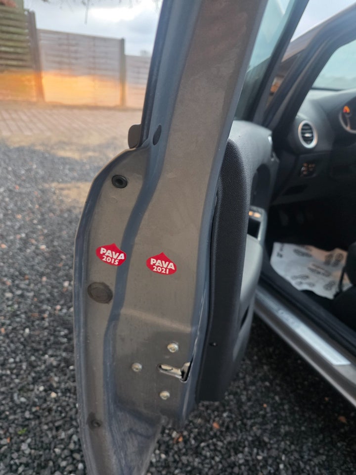 Opel Corsa 1,4 16V Cosmo 5d