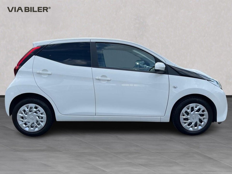 Toyota Aygo 1,0 VVT-i x-pression 5d