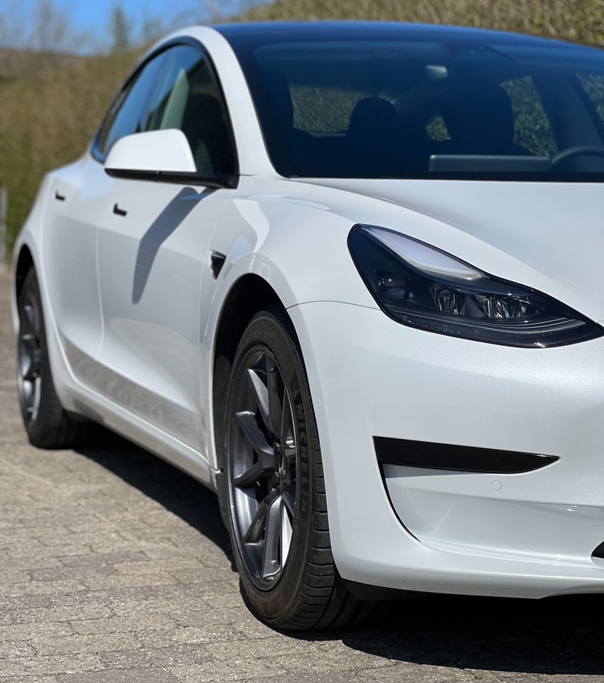 Tesla Model 3 Long Range AWD 4d