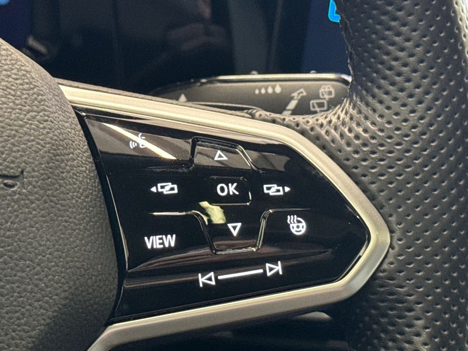 VW Golf VIII 2,0 GTi DSG 5d