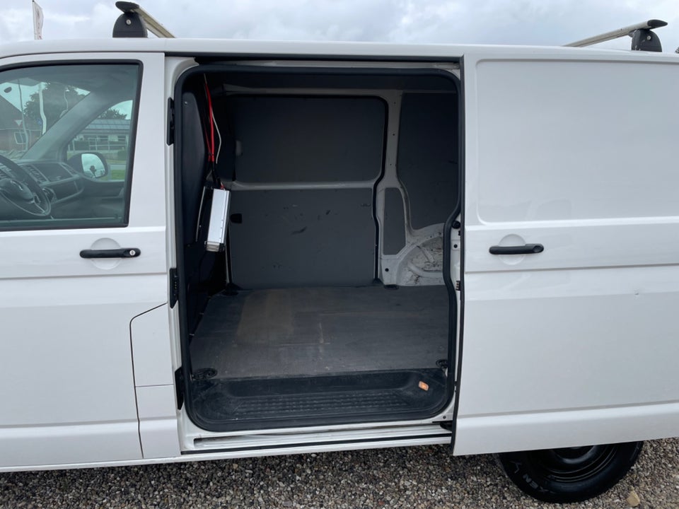 VW Transporter 2,0 TDi 150 Kassevogn DSG kort