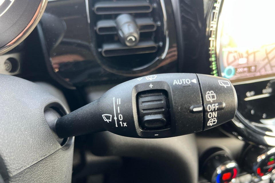 MINI Cooper SE Essential 3d