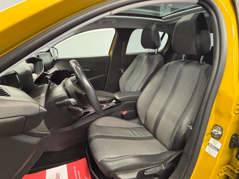 Peugeot 208 1,2 PureTech 100 Allure Sky 5d