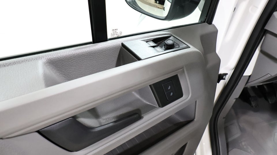 VW Crafter 35 2,0 TDi 140 Kombi aut.
