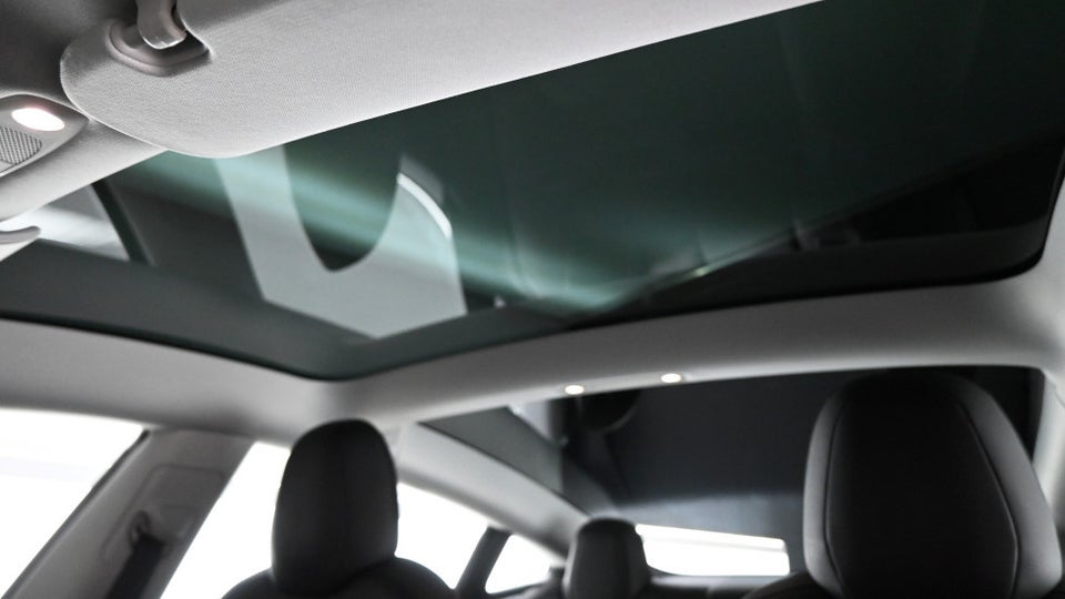 Tesla Model 3 Standard Range+ RWD 4d