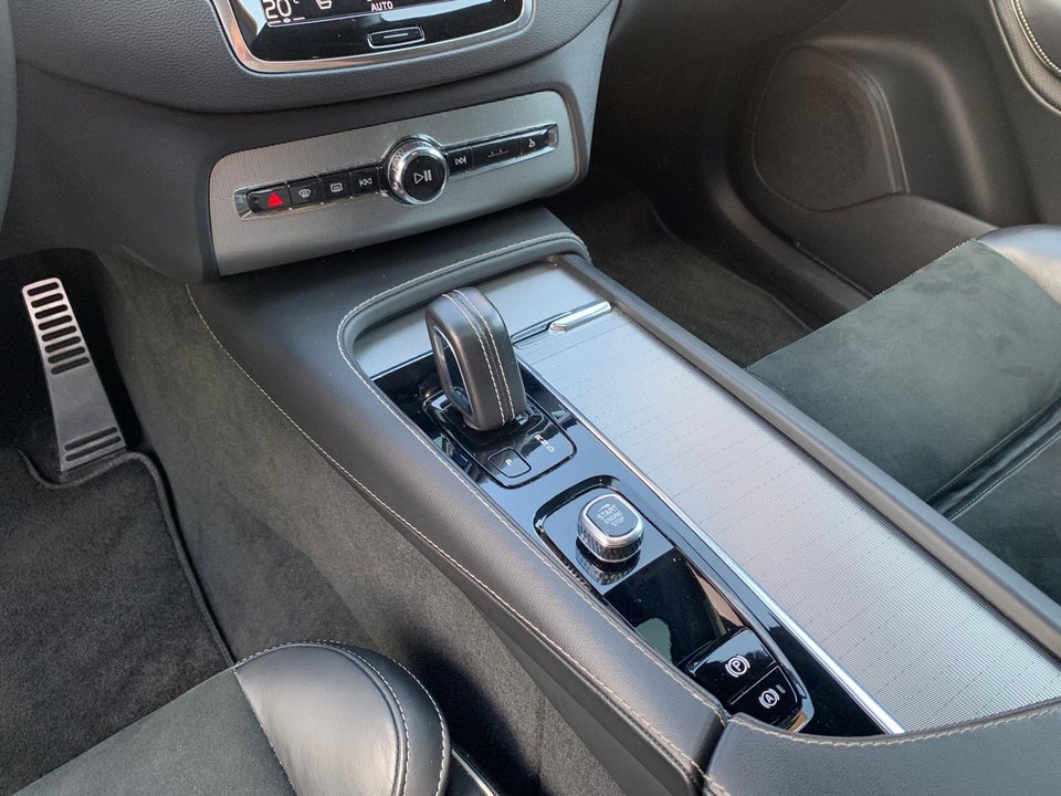 Volvo XC90 2,0 T8 ReCharge R-Design aut. AWD 7prs 5d