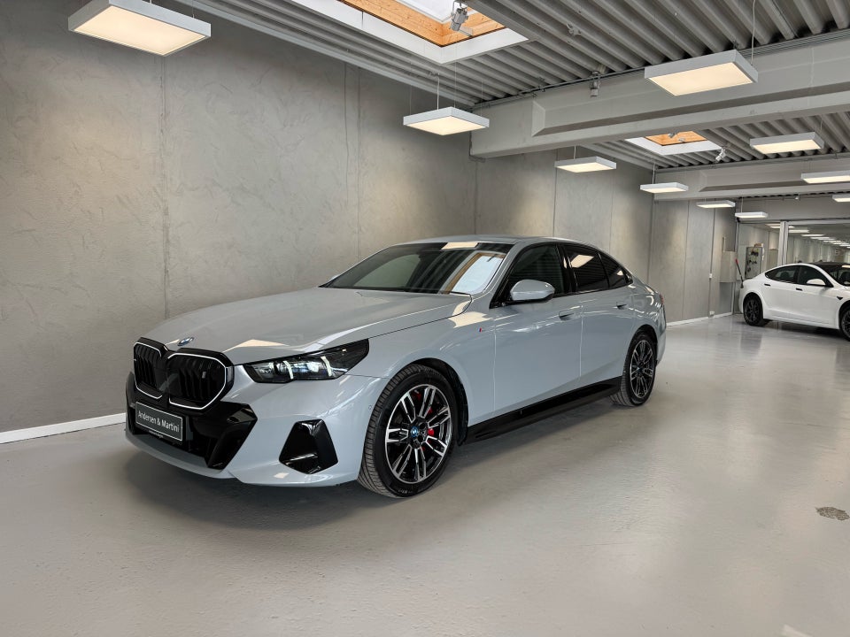 BMW i5 xDrive40 M-Sport 4d