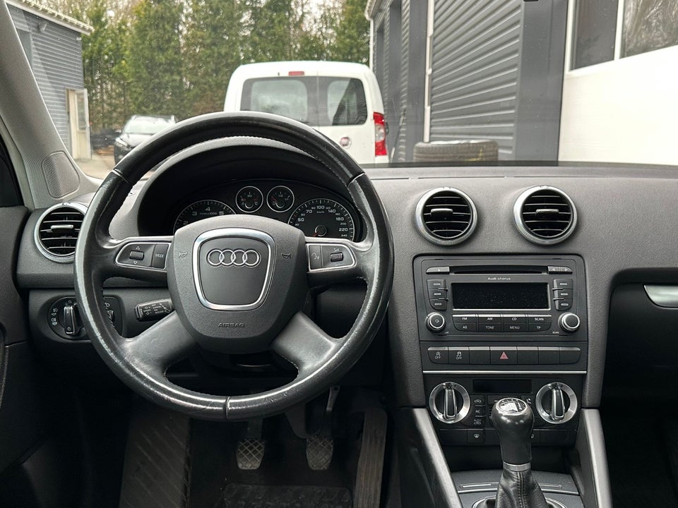 Audi A3 1,4 TFSi Attraction Sportback 5d