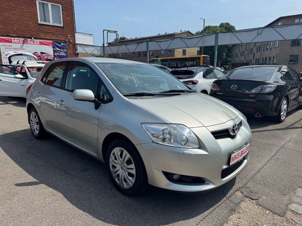Toyota Auris 1,6 Luna 5d