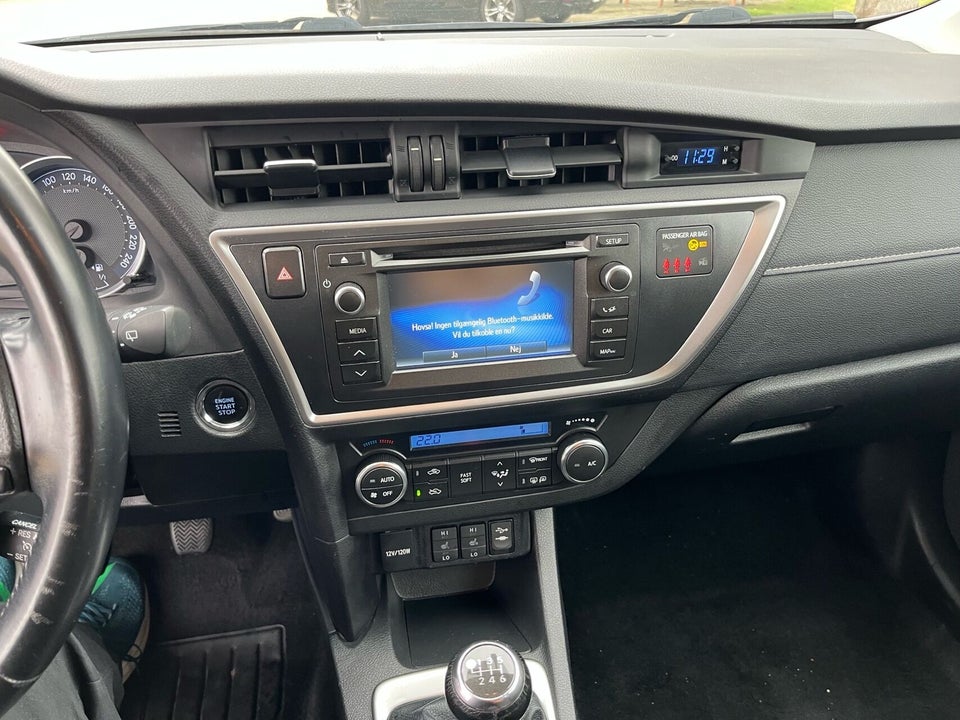Toyota Auris 1,6 T2 Premium Comfort 5d